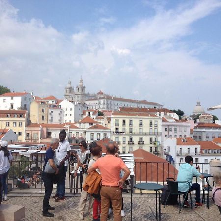 Studio In The Heart Of Alfama Lisbon Bagian luar foto