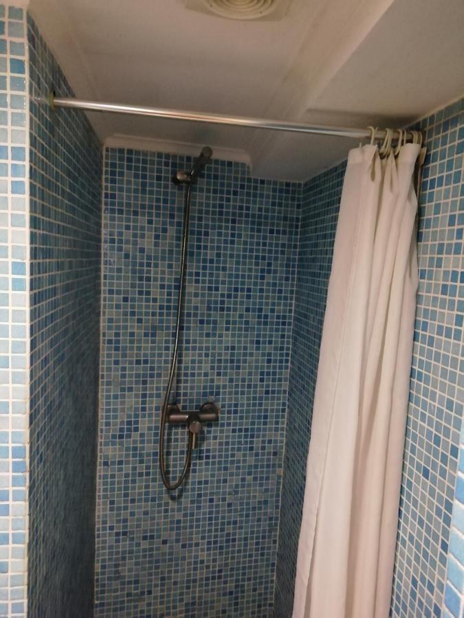 Studio In The Heart Of Alfama Lisbon Bagian luar foto