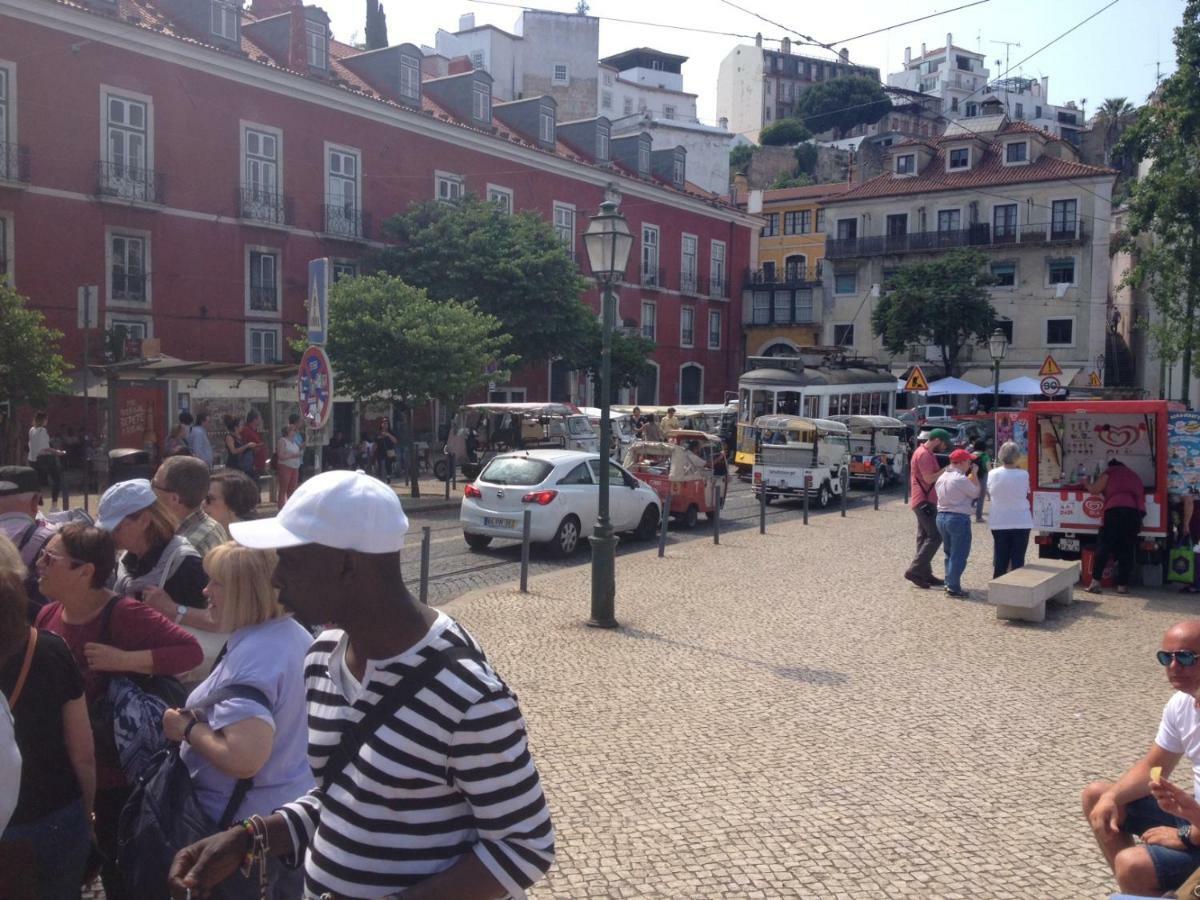 Studio In The Heart Of Alfama Lisbon Bagian luar foto