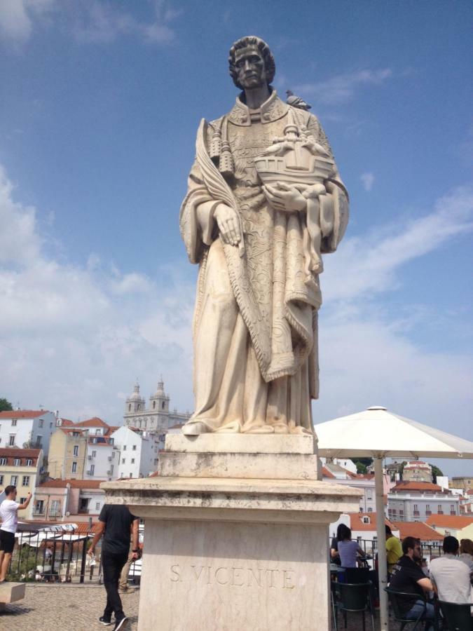 Studio In The Heart Of Alfama Lisbon Bagian luar foto